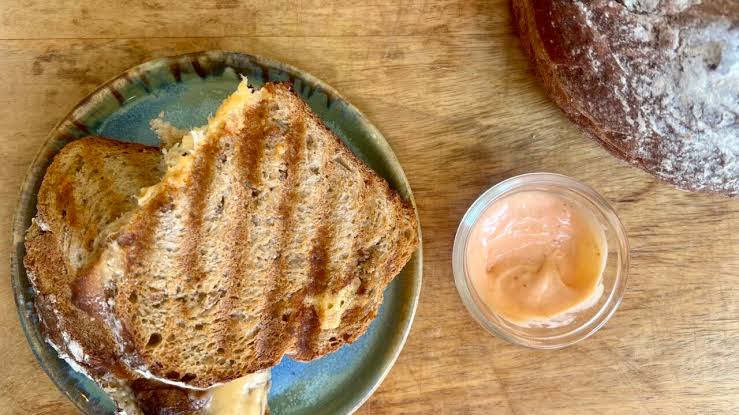 Zuurdesemtosti in het museumcafé